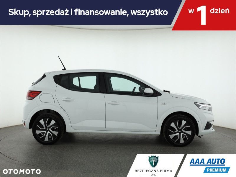Dacia Sandero - 8