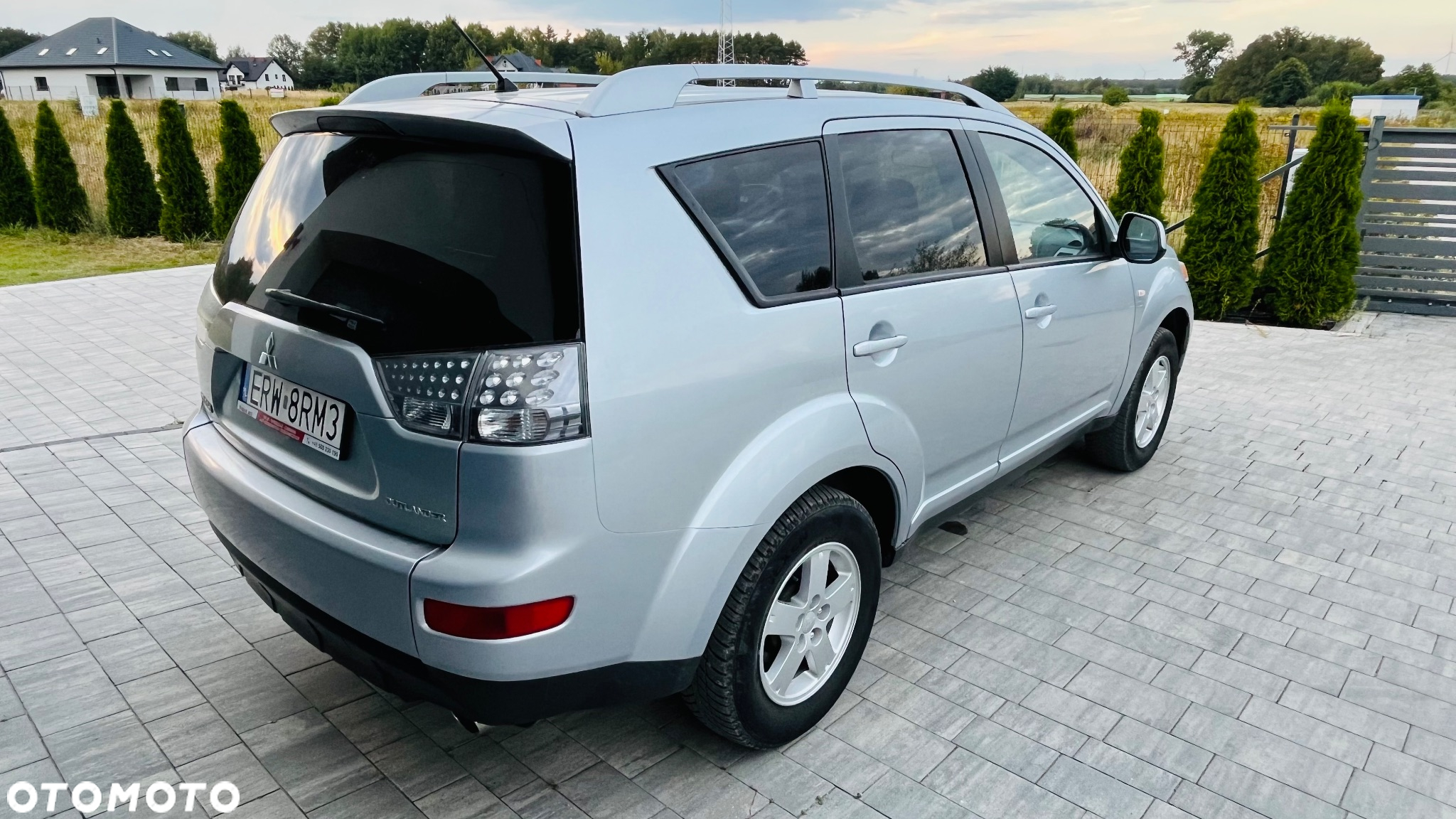 Mitsubishi Outlander - 3