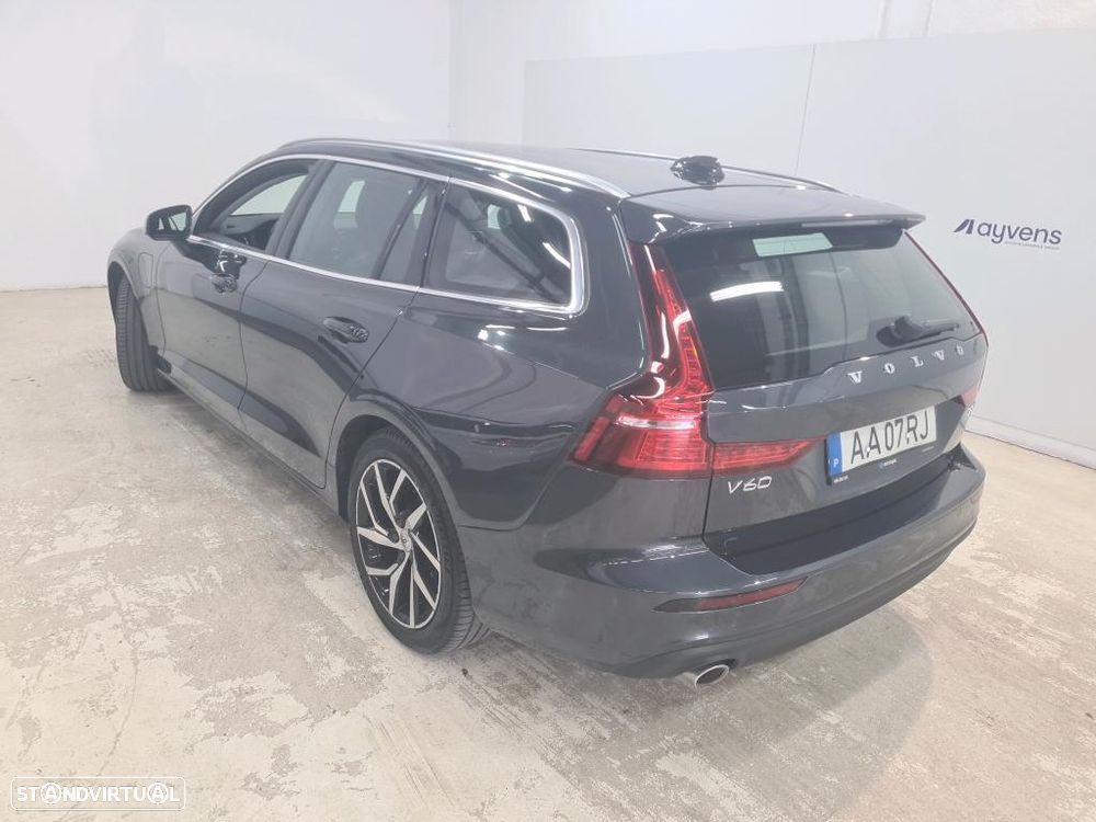 Volvo V60 2.0 T8 AWD TE Momentum Plus - 2