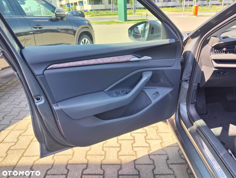 Skoda Superb 2.0 TDI SCR 4x4 L&K DSG - 11