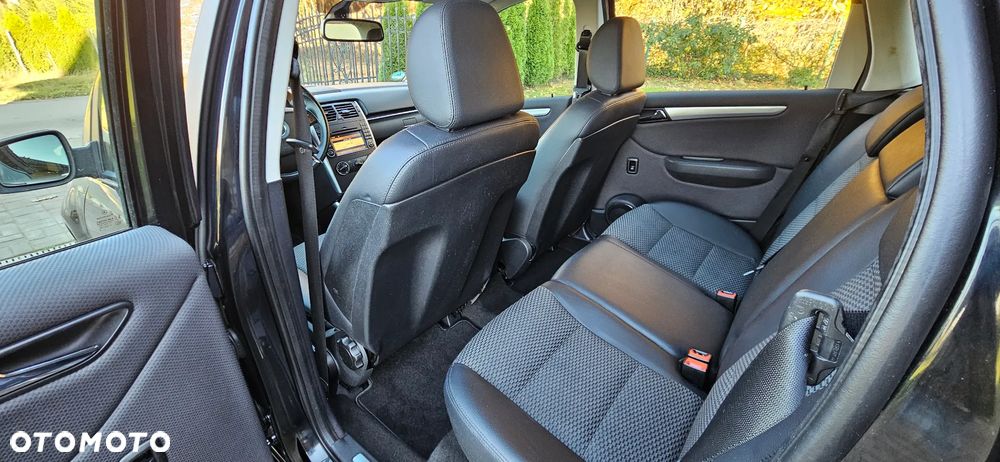 Mercedes-Benz Klasa B 180 BlueEffICIENCY - 26