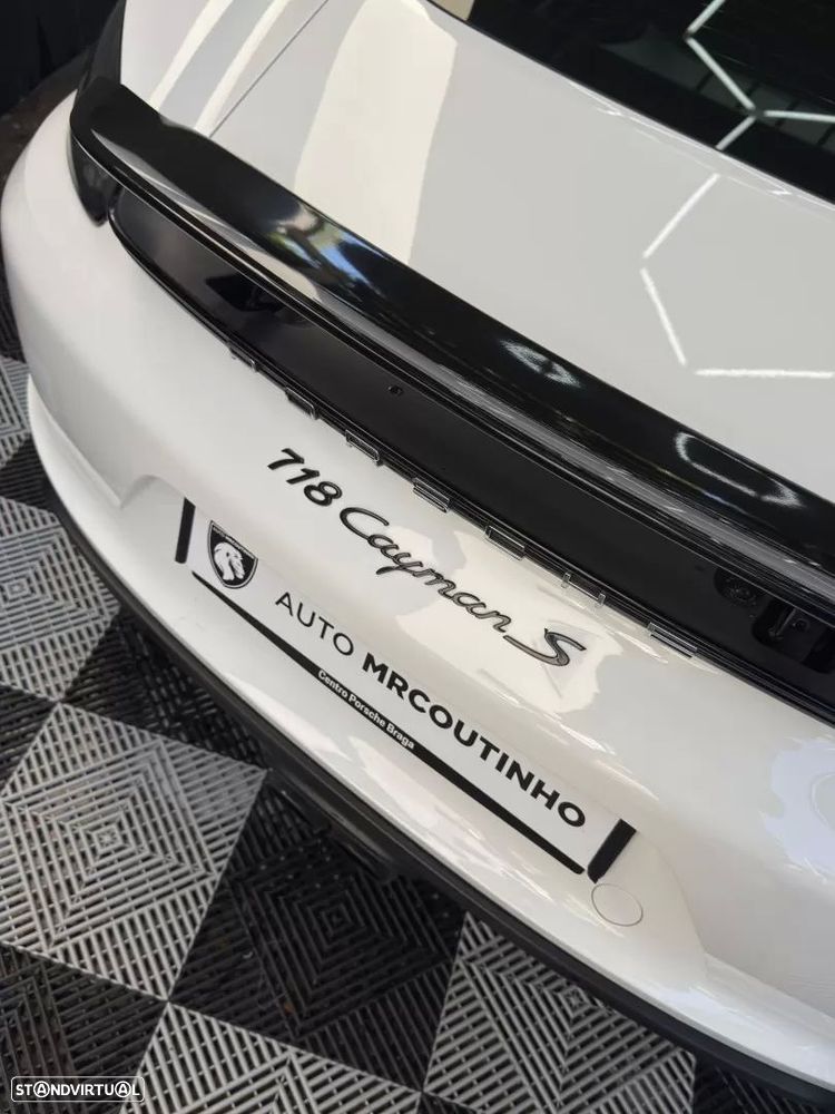 Porsche 718 Cayman 2.5 S PDK — fotografia 12