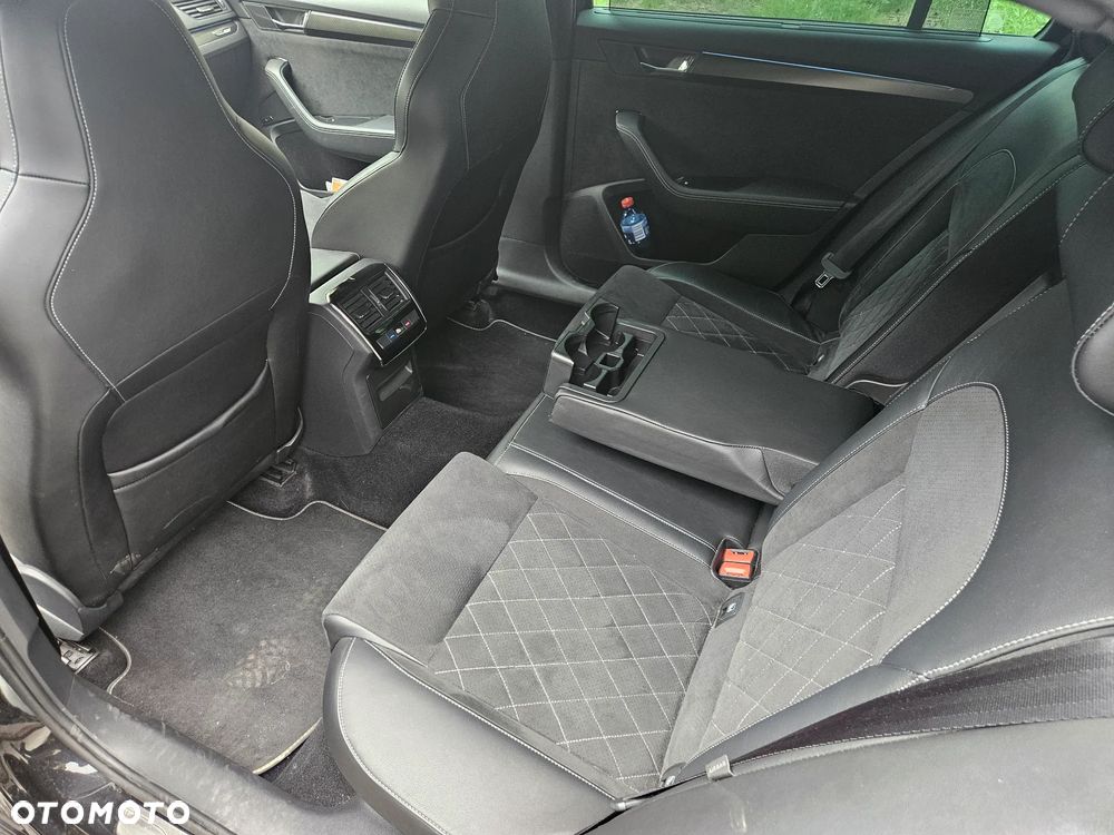Skoda Superb 2.0 TDI SCR 4x4 Sportline DSG - 20