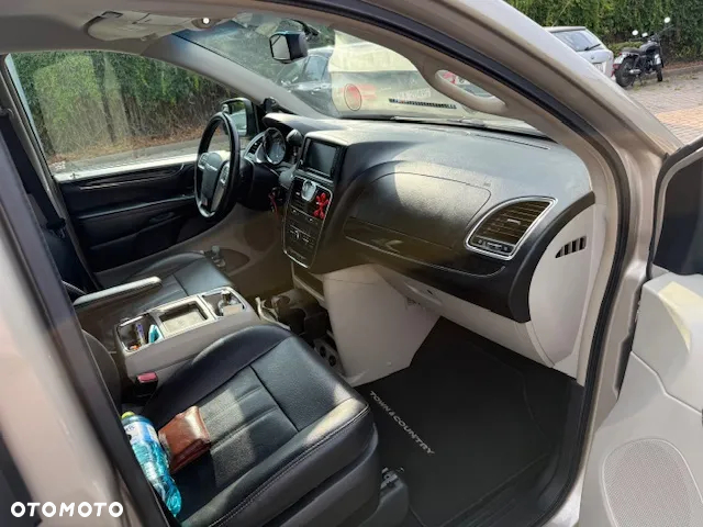 Chrysler Town & Country 3.6 Touring - 10