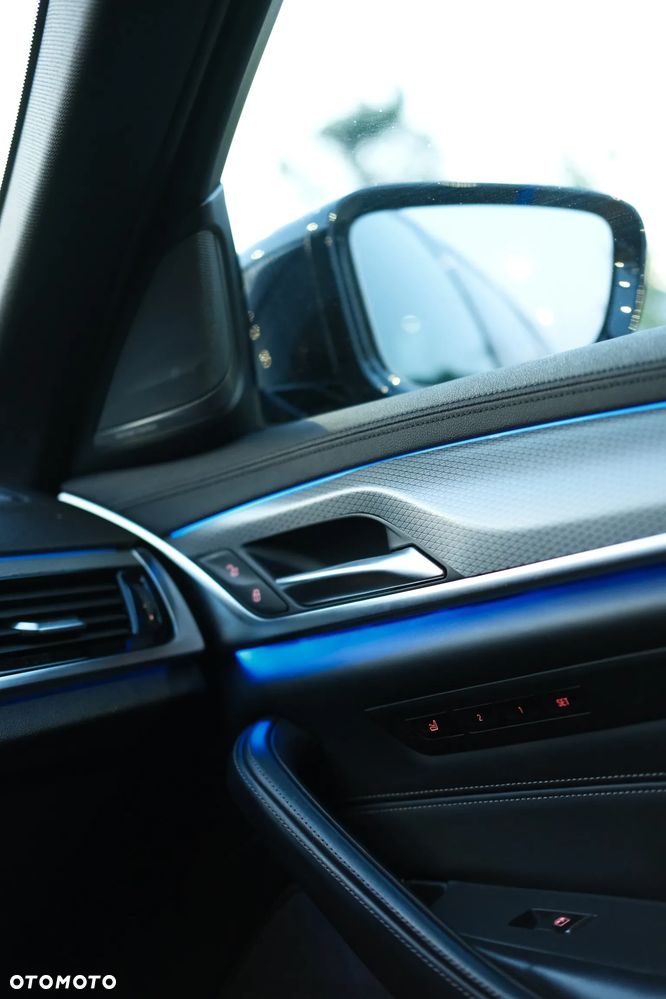 BMW Seria 5 530i xDrive M Sport sport - 23