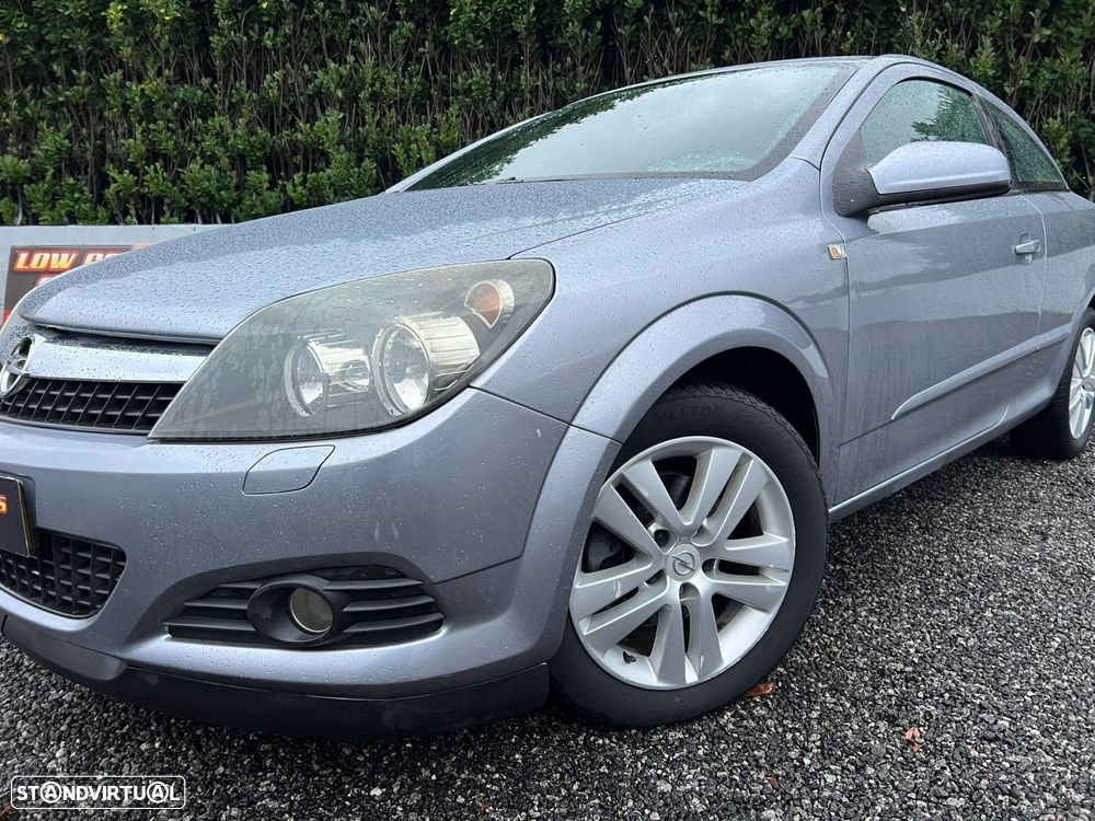 Opel Astra GTC 1.3 CDTI - 21