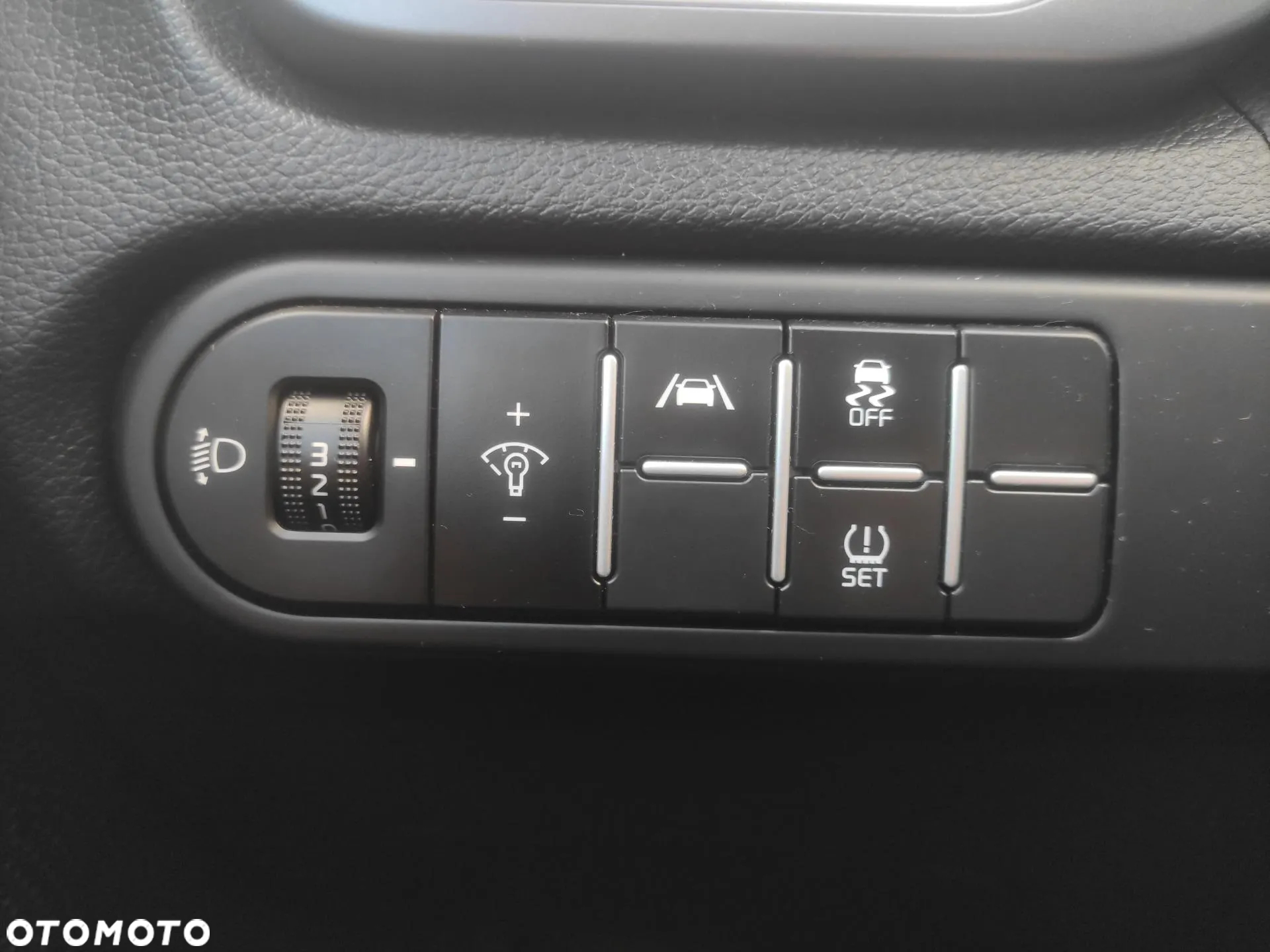 Kia XCeed 1.5 T-GDI M - 13