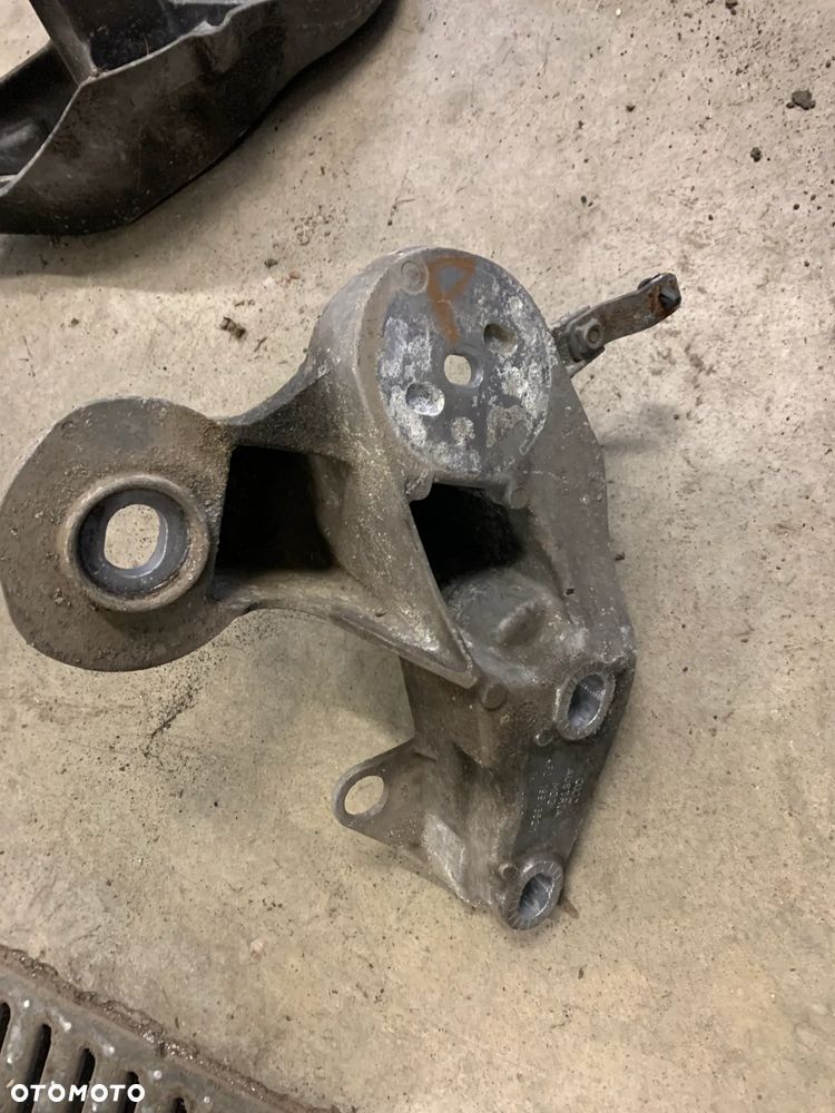 Łapa wspornik mocowanie silnika 4F0199352M 4F0199351S A6 C6 FL Lift 2.7 TDI - 2