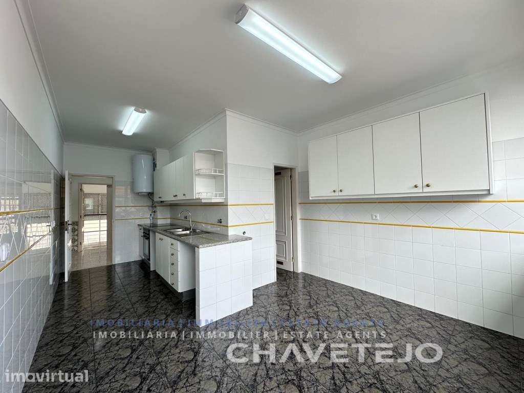 Apartamento T2 com arrecadação em Tomar - Disponível final Setembro - Grande imagem: 4/18