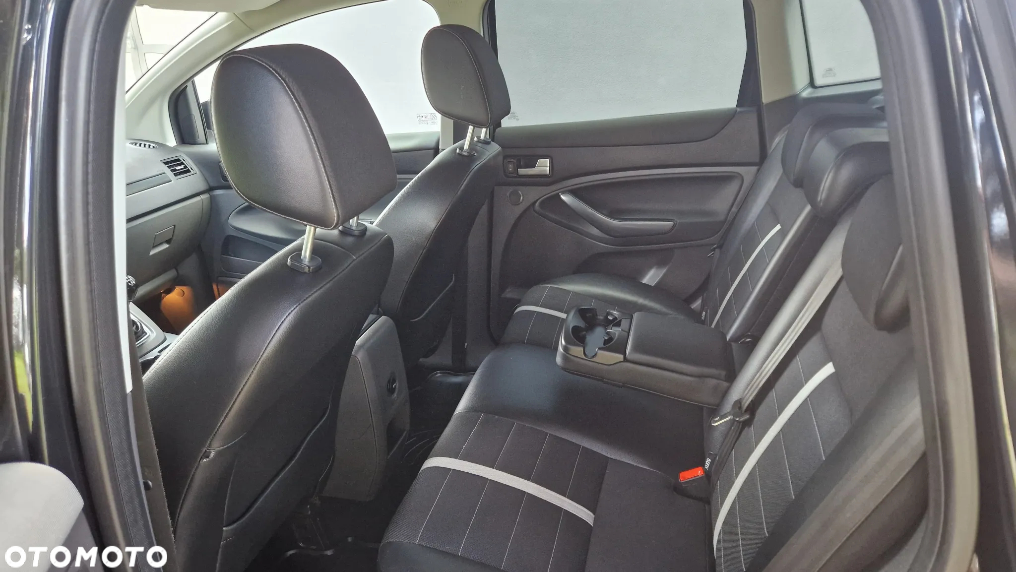 Ford Kuga - 31