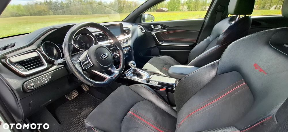 Kia ProCeed 1.6 T-GDI GT DCT - 14