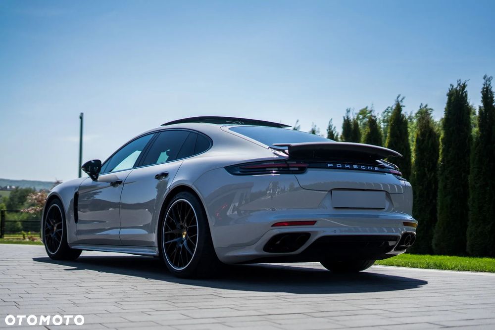 Porsche Panamera - 1
