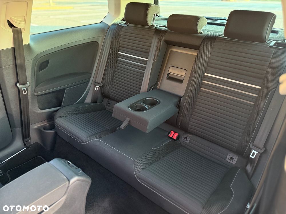 Volkswagen Golf - 22
