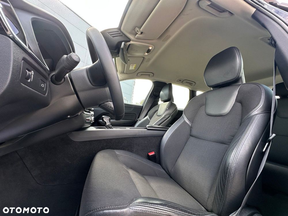 Volvo XC 60 T4 Momentum - 14
