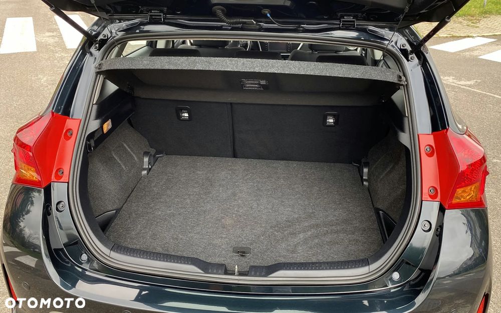 Toyota Auris 1.6 Executive - 34