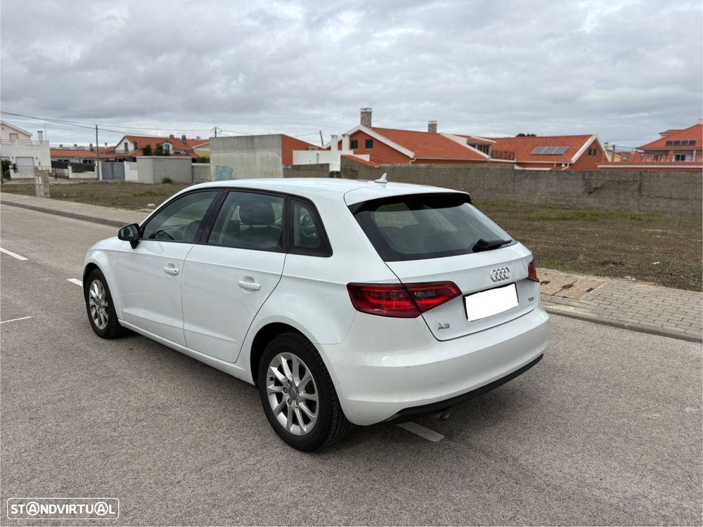 Audi A3 Sportback 1.6 TDI Attraction Ultra - 3