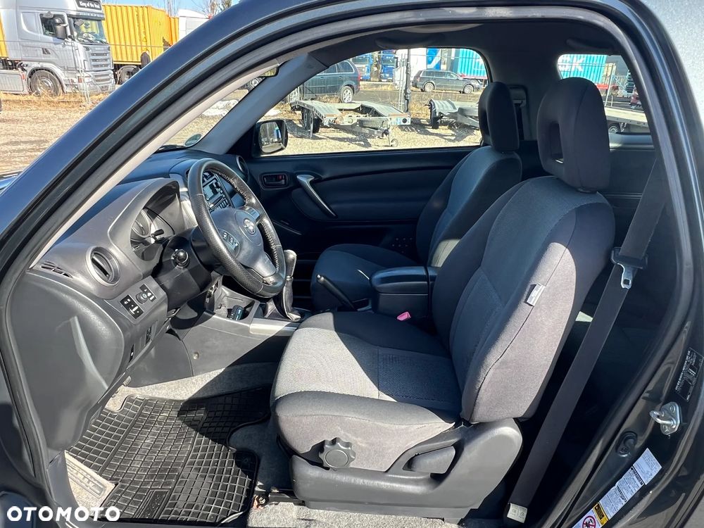 Toyota RAV4 4x4 Edition - 13