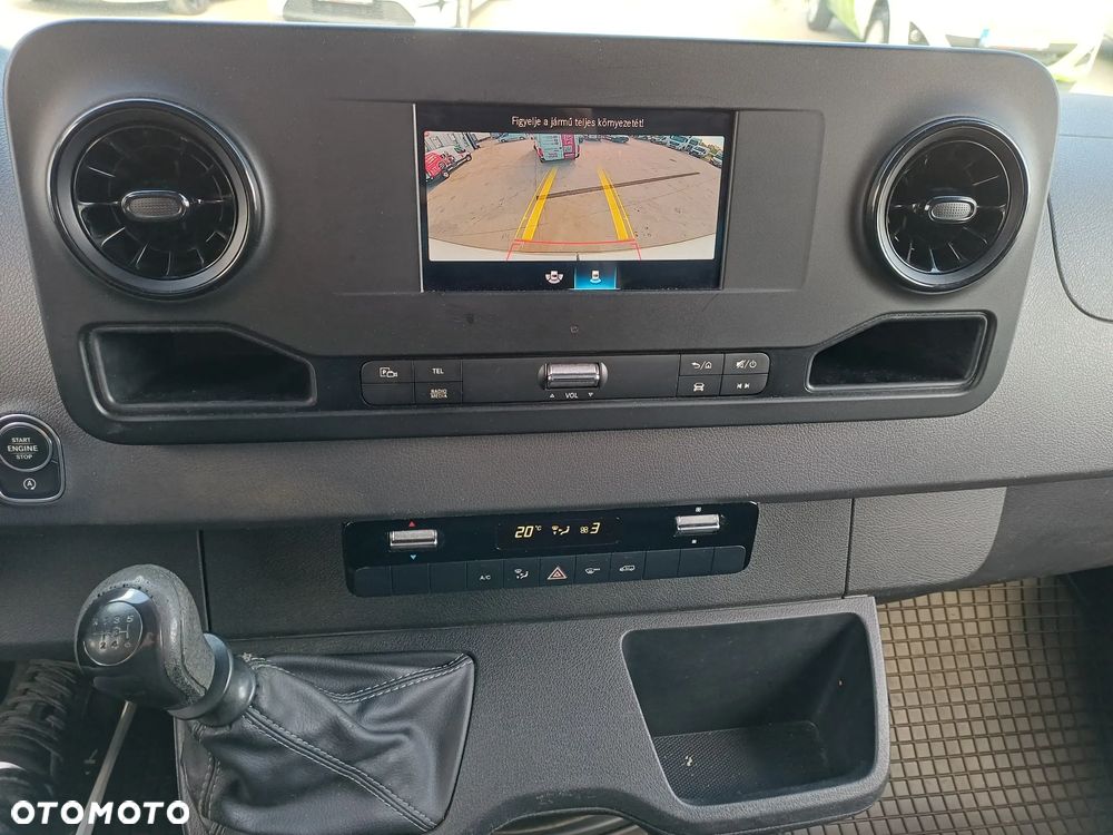 Mercedes-Benz SPRINTER - 13