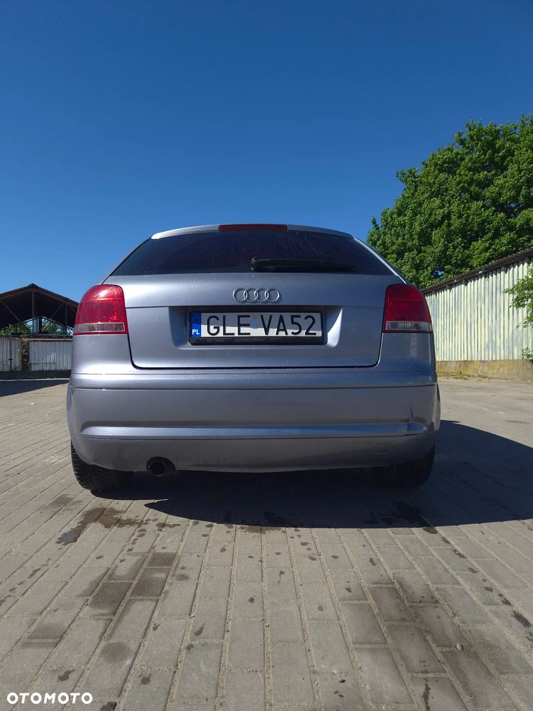 Audi A3 3-drzwiowe 1.6 FSI Ambiente - 19