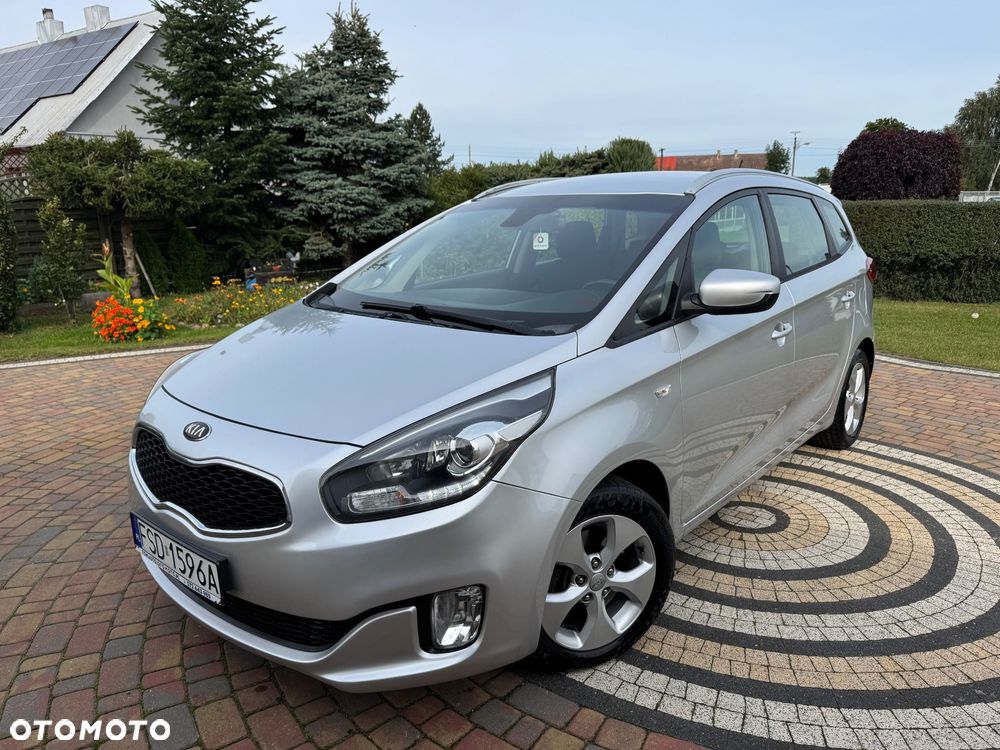 Kia Carens - 2
