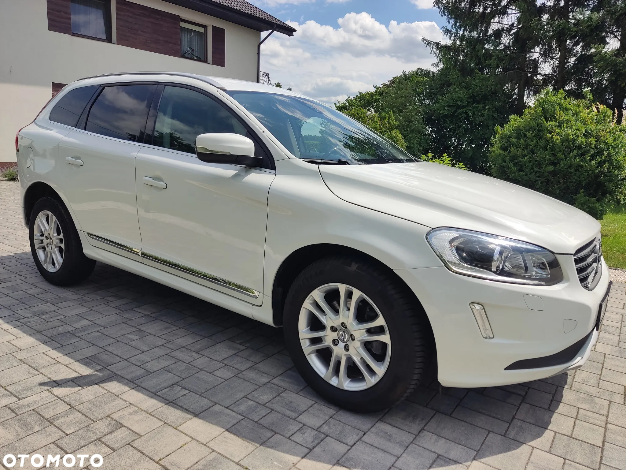 Volvo XC 60 D3 Drive-E Momentum - 4