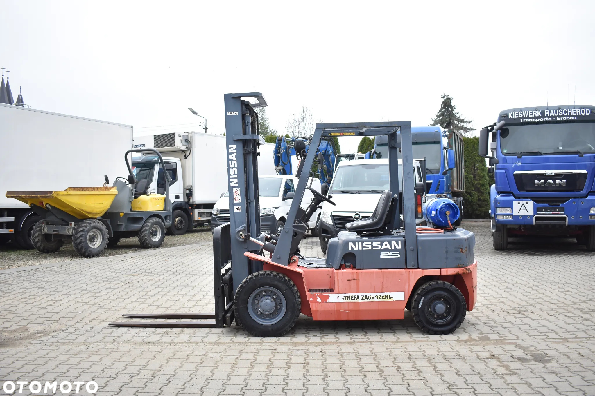 Nissan Wózek widłowy 2.5 T udźwig/ Przesów boczny/ LPG - 10