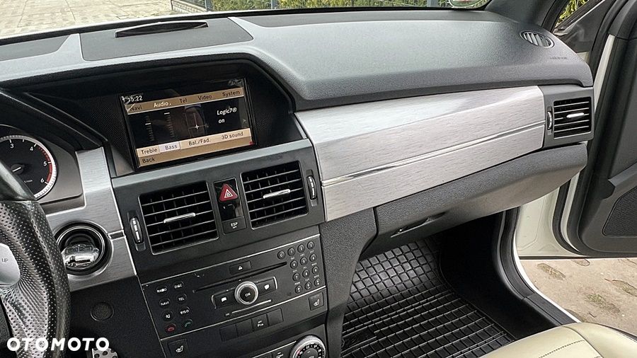 Mercedes-Benz GLK 320 CDI DPF 4Matic 7G-TRONIC Edition 1 - 24