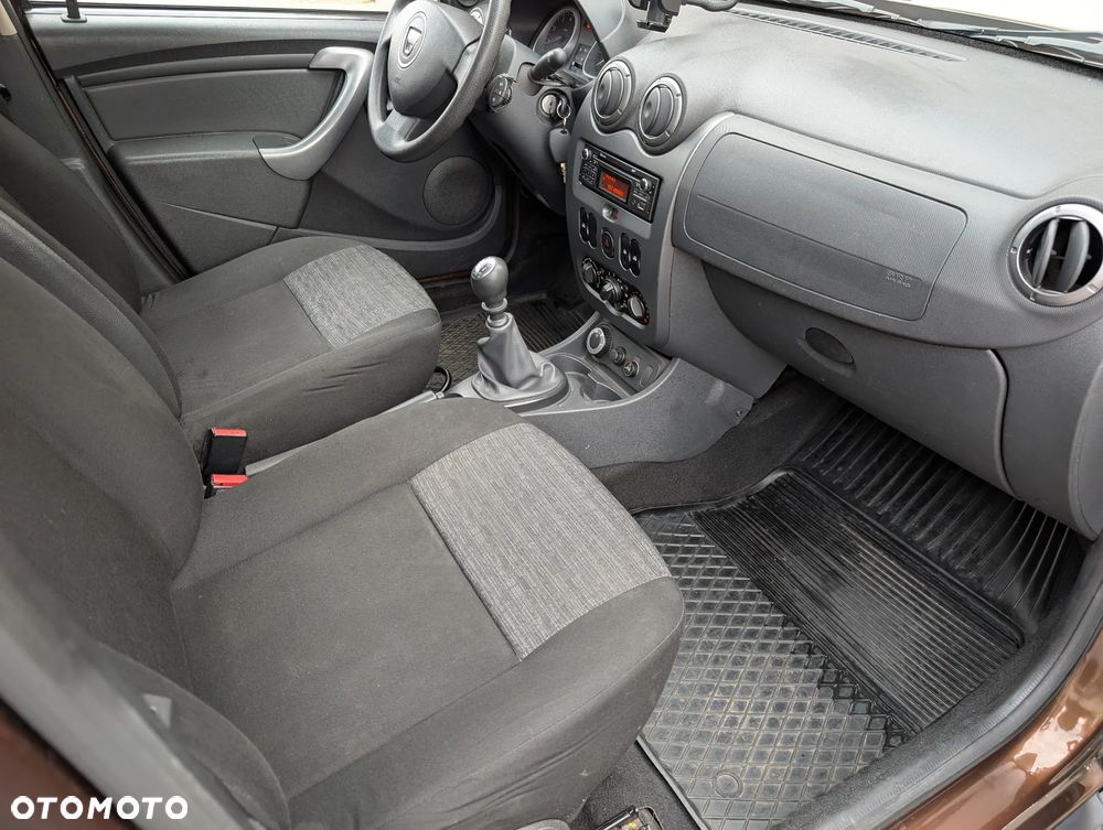 Dacia Duster 1.6 Laureate 4x4 - 22