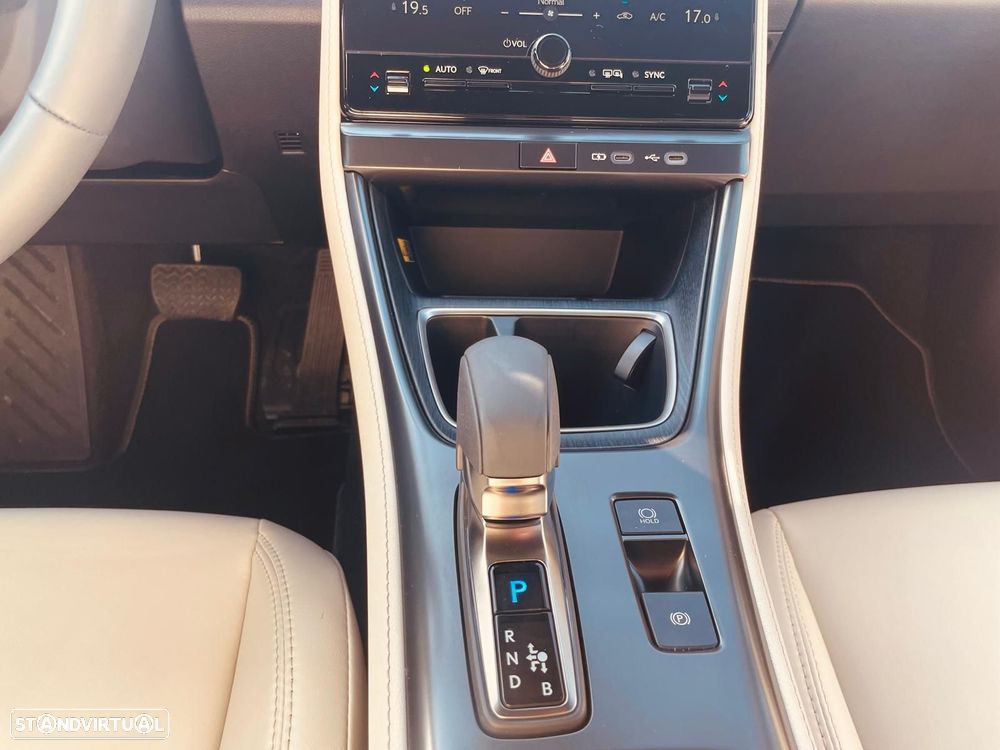 Lexus LBX Elegant - 36