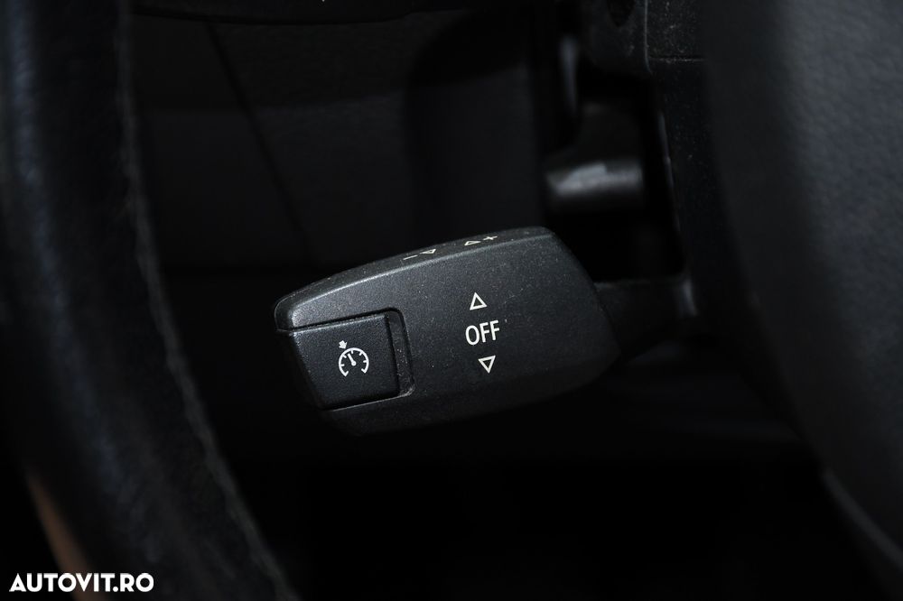 BMW Seria 3 318i - 15