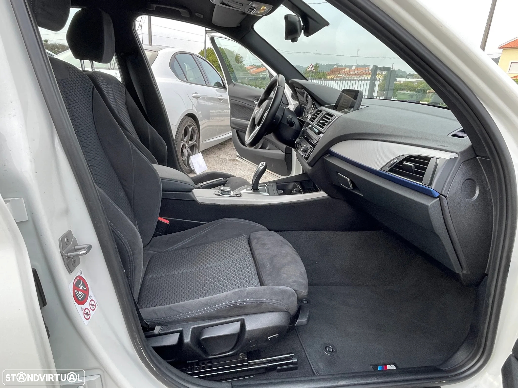 BMW 116 d Pack M Auto - 23