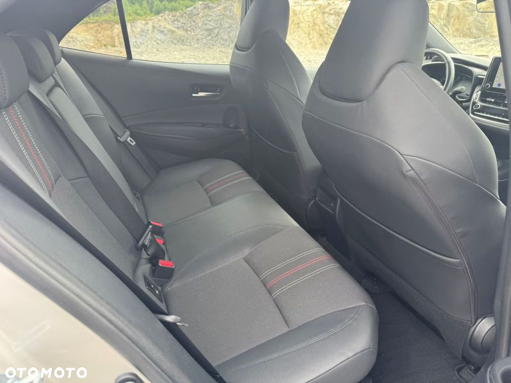 Toyota Corolla 2.0 Hybrid GR Sport - 17