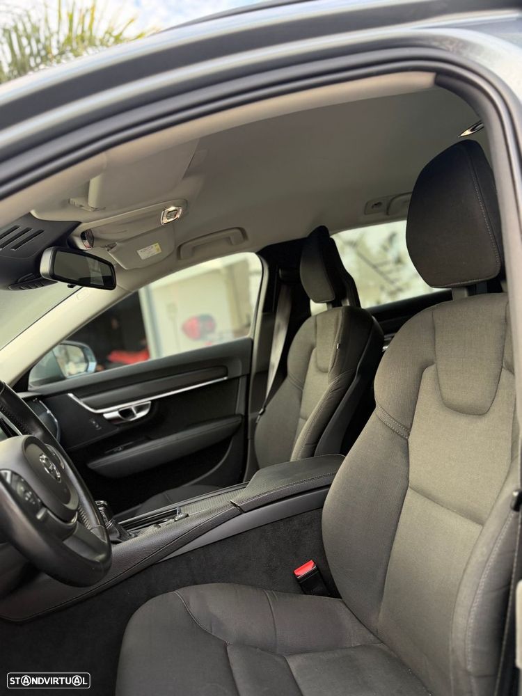 Volvo V90 2.0 D4 Momentum Geartronic - 22