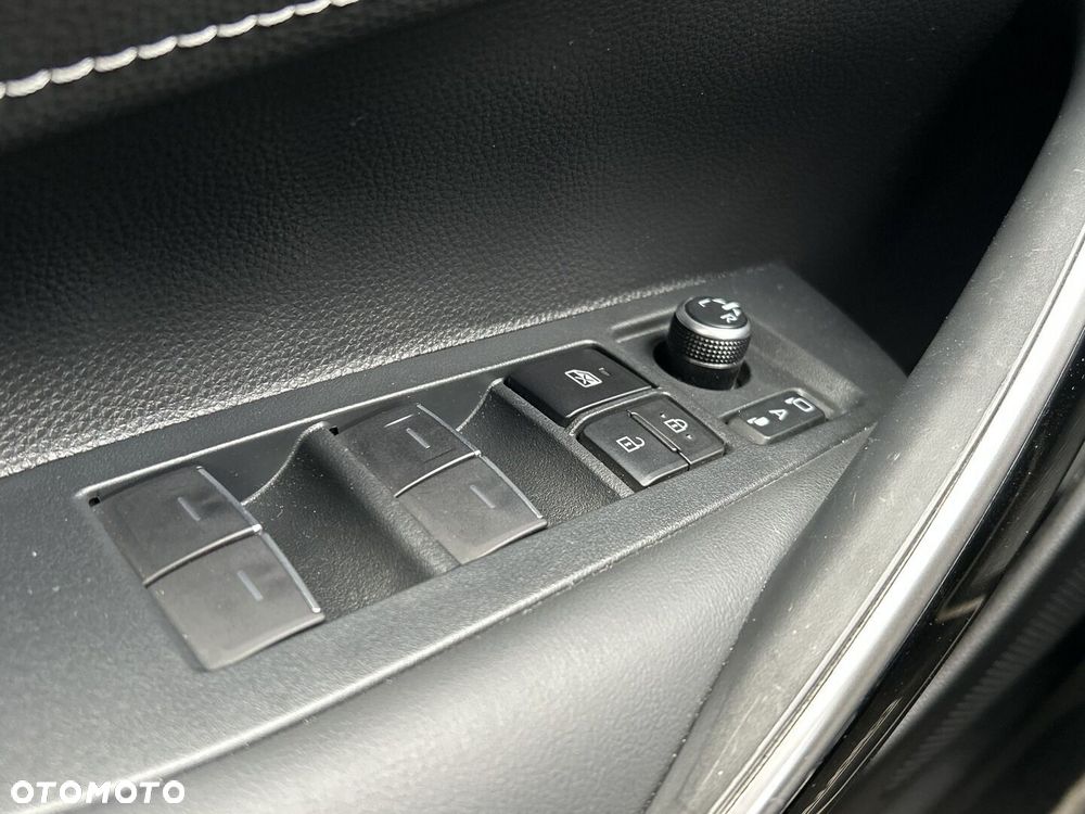 Toyota Corolla 1.8 Hybrid Executive - 22
