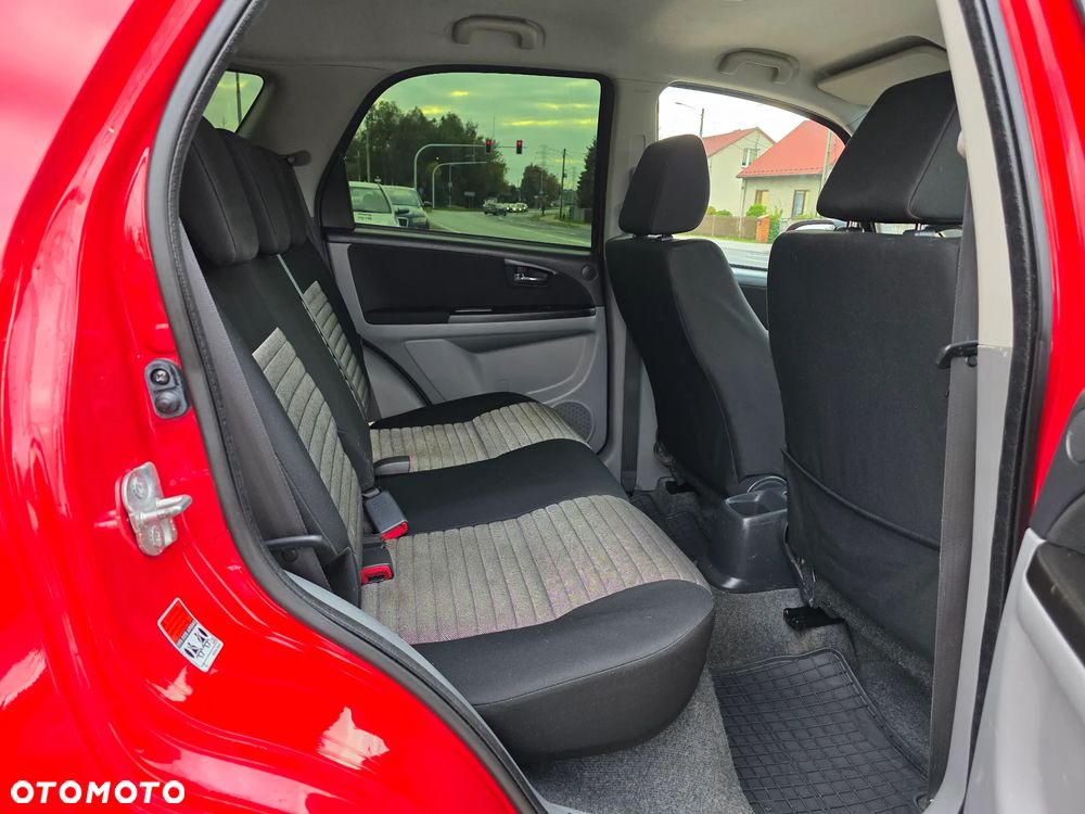 Suzuki SX4 1.6 Comfort Plus - 15