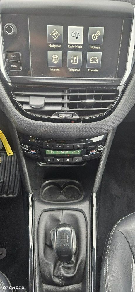 Peugeot 2008 - 10