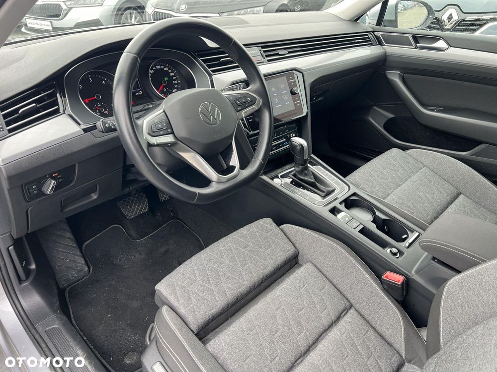 Volkswagen Passat - 10
