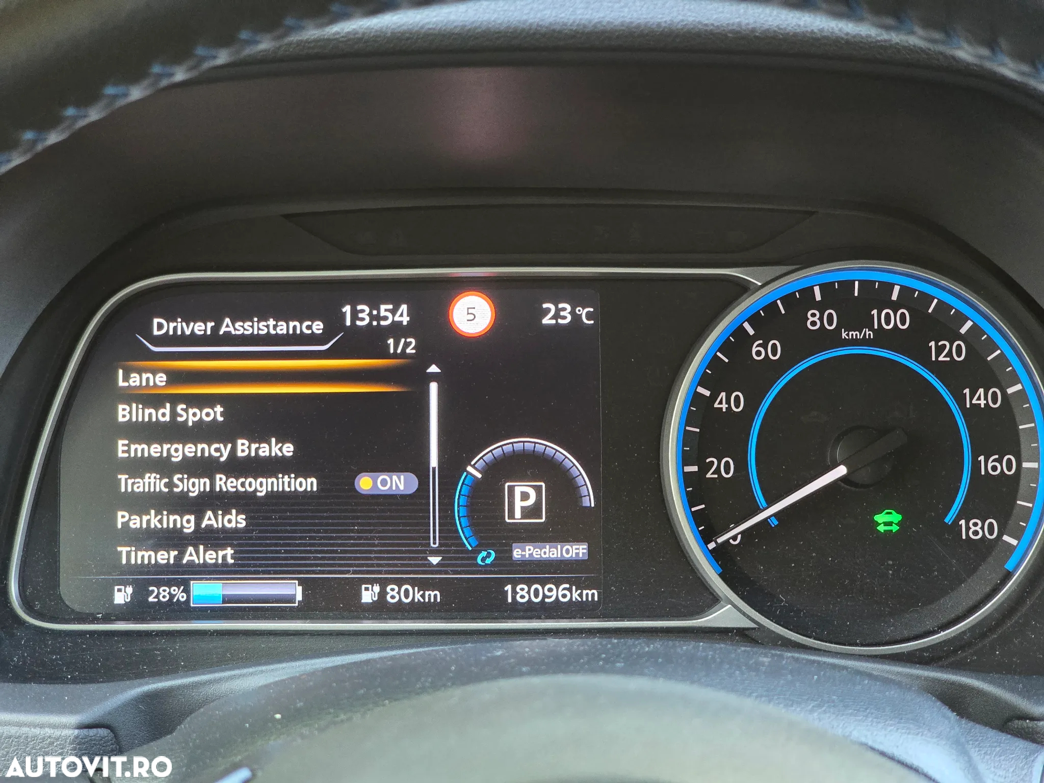 Nissan LEAF Acenta - 13