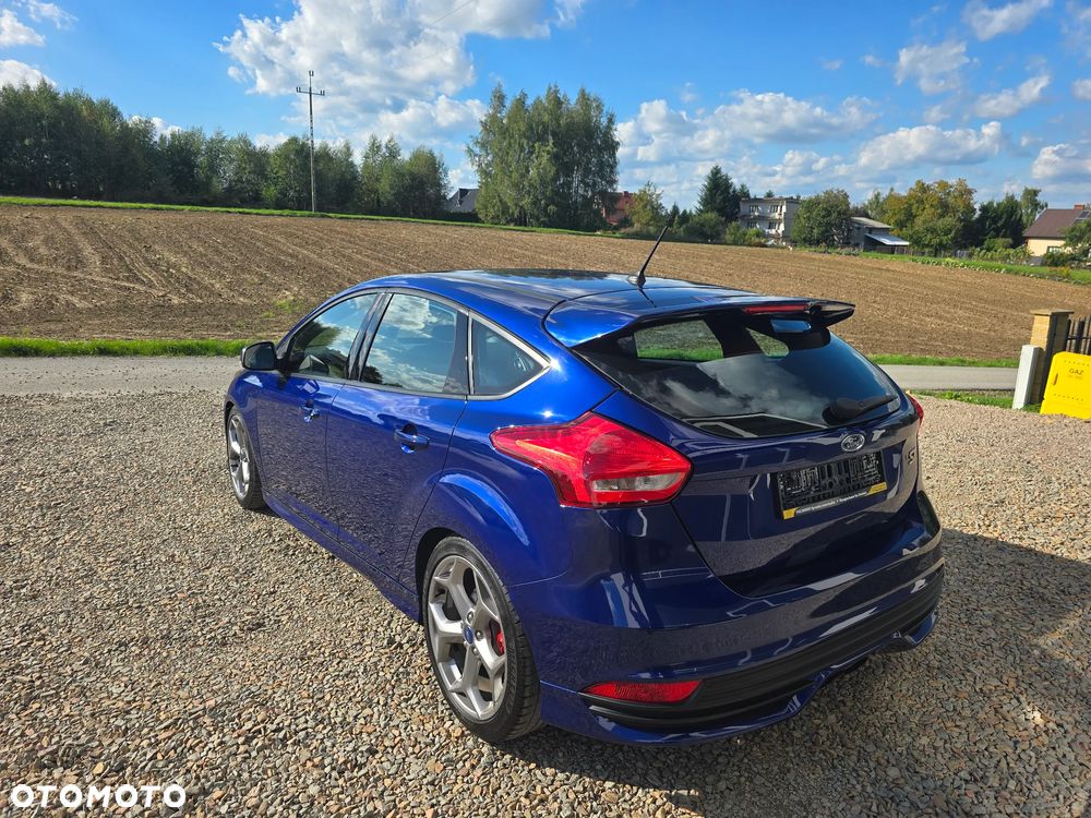 Ford Focus 2.0 EcoBoost ST mit Leder-Exclusiv-Paket - 21