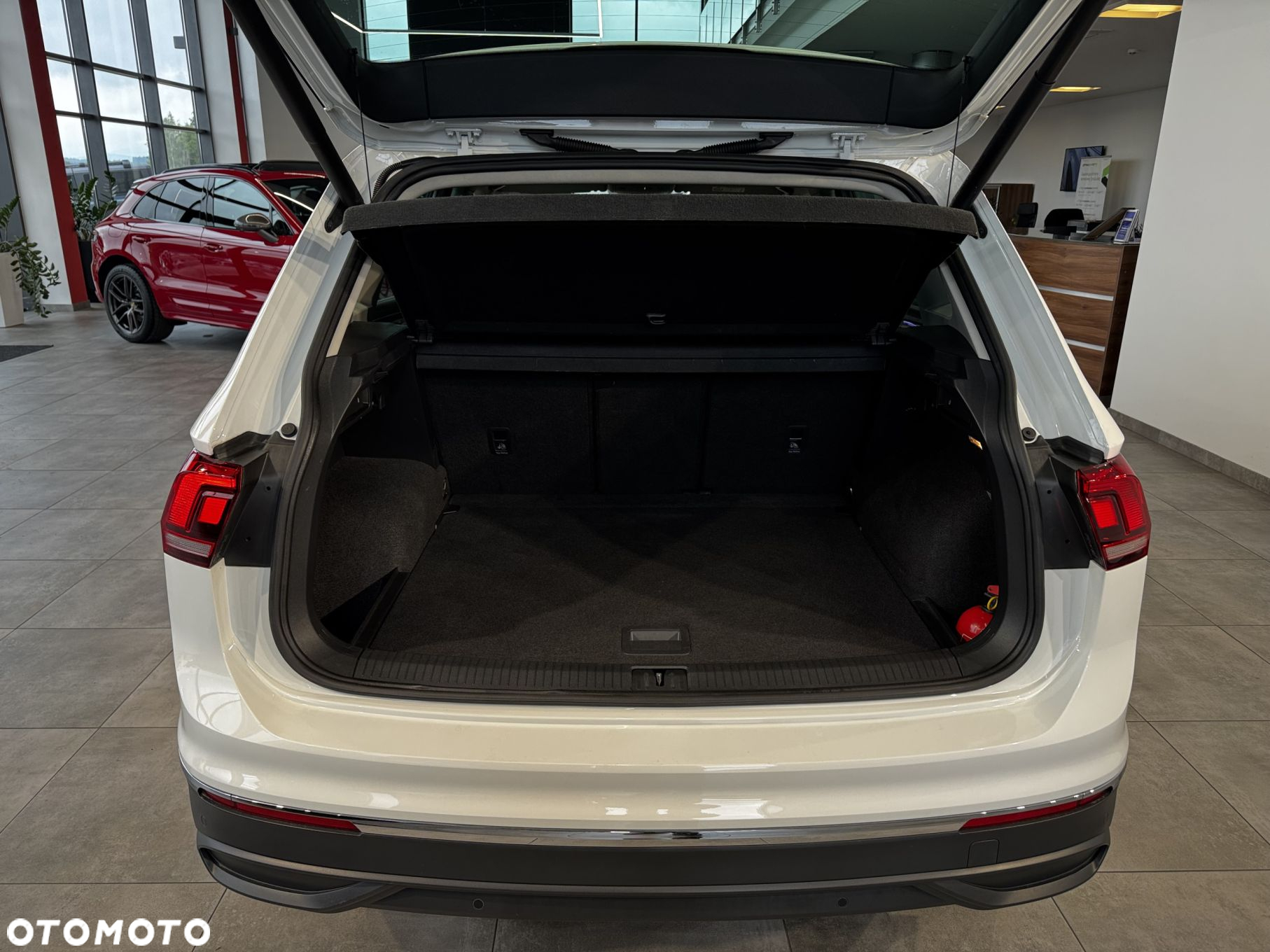 Volkswagen Tiguan - 13