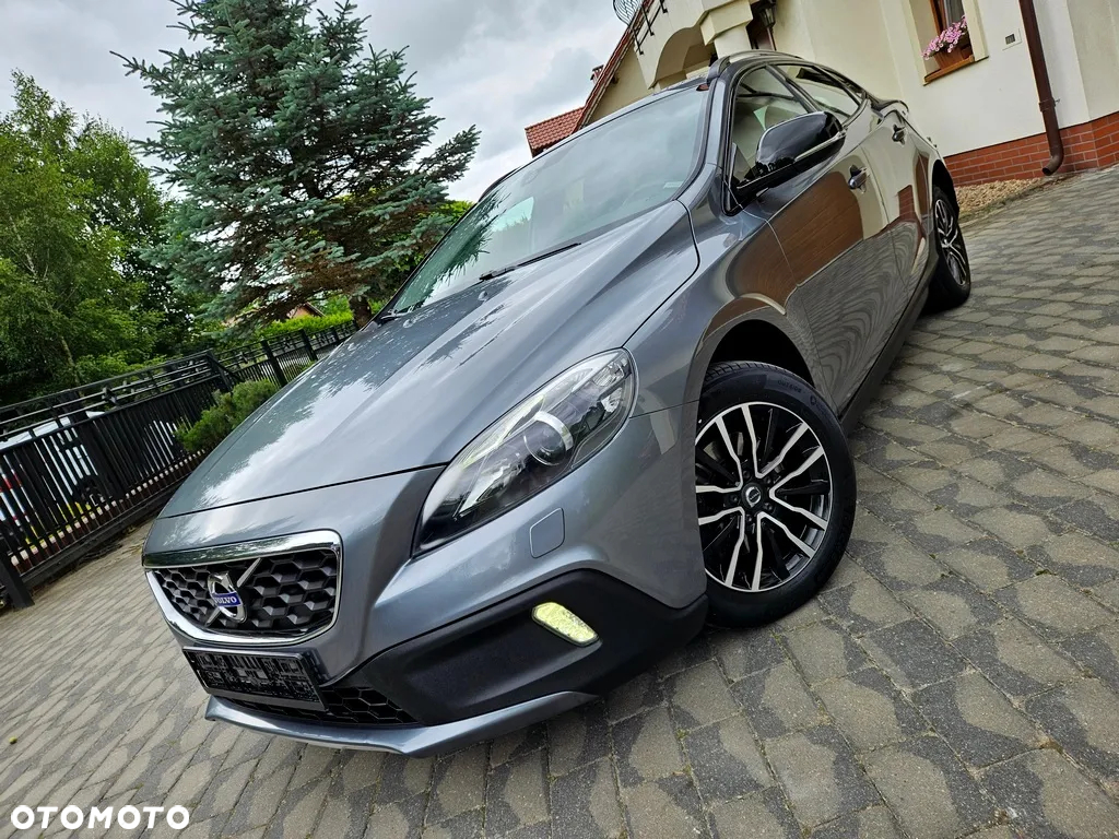 Volvo V40 Cross Country - 3