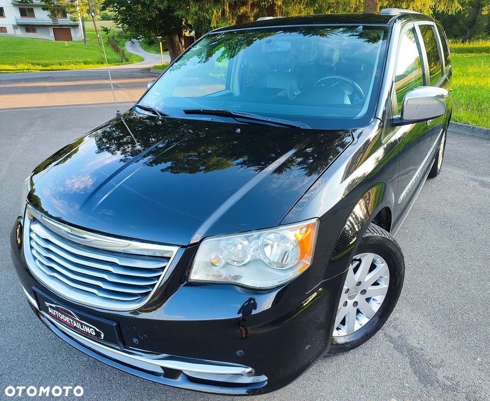 Chrysler Town & Country 3.6 Limited - 18