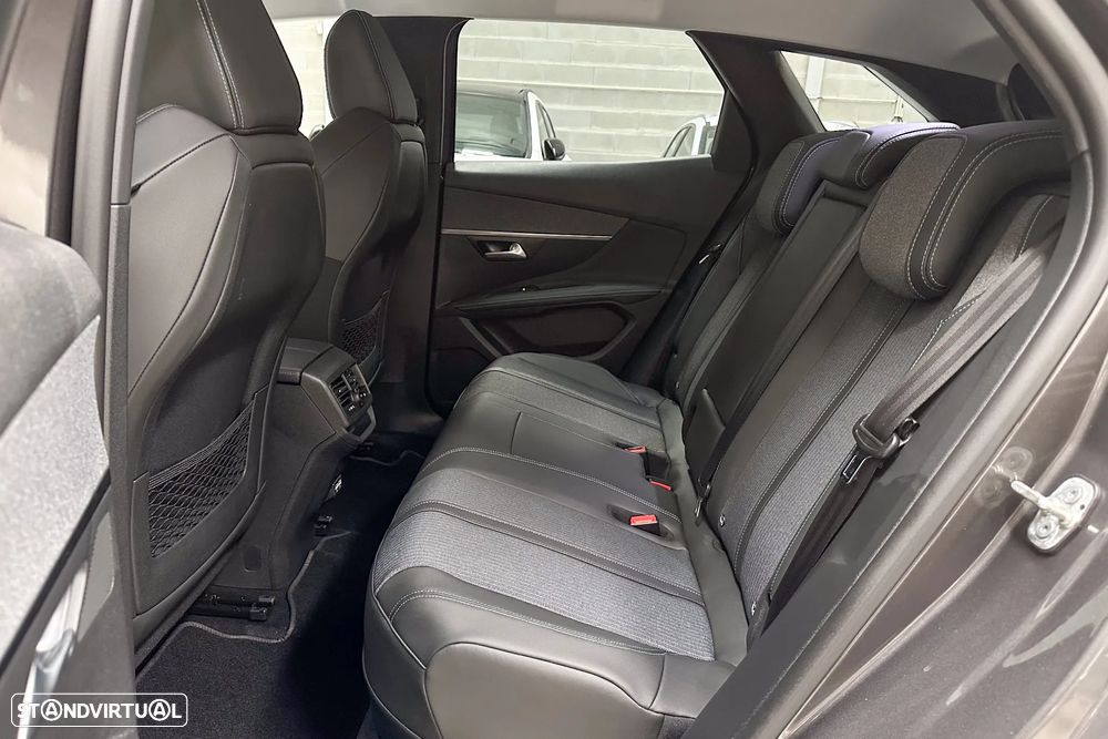 Peugeot 3008 1.6 Hybrid Allure Pack e-EAT8 - 48