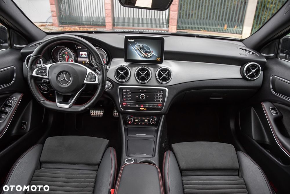 Mercedes-Benz GLA 250 4Matic 7G-DCT AMG Line - 32