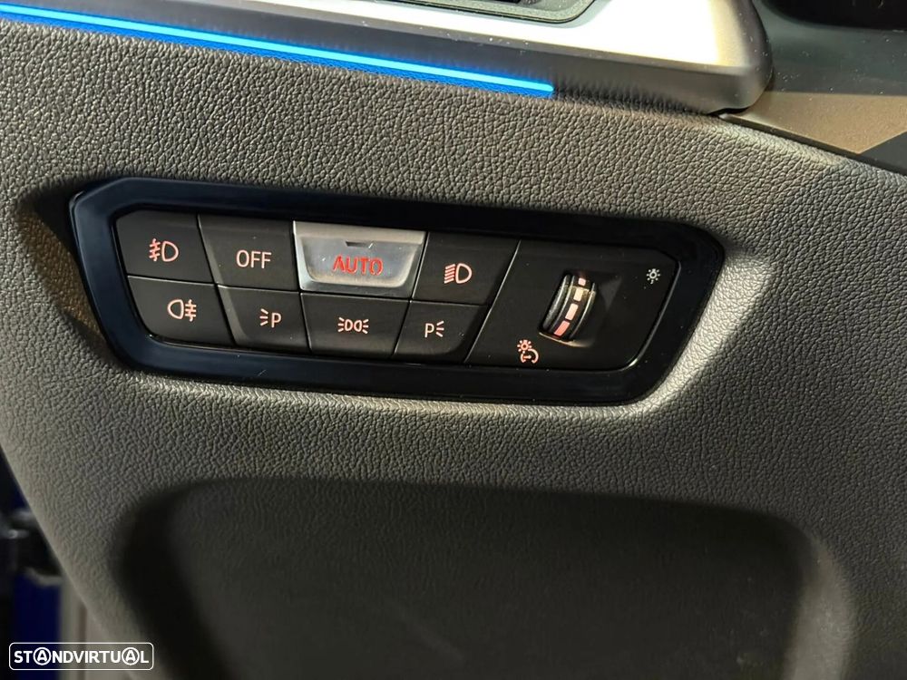 BMW 330 e Touring Pack Desportivo M Auto - 20