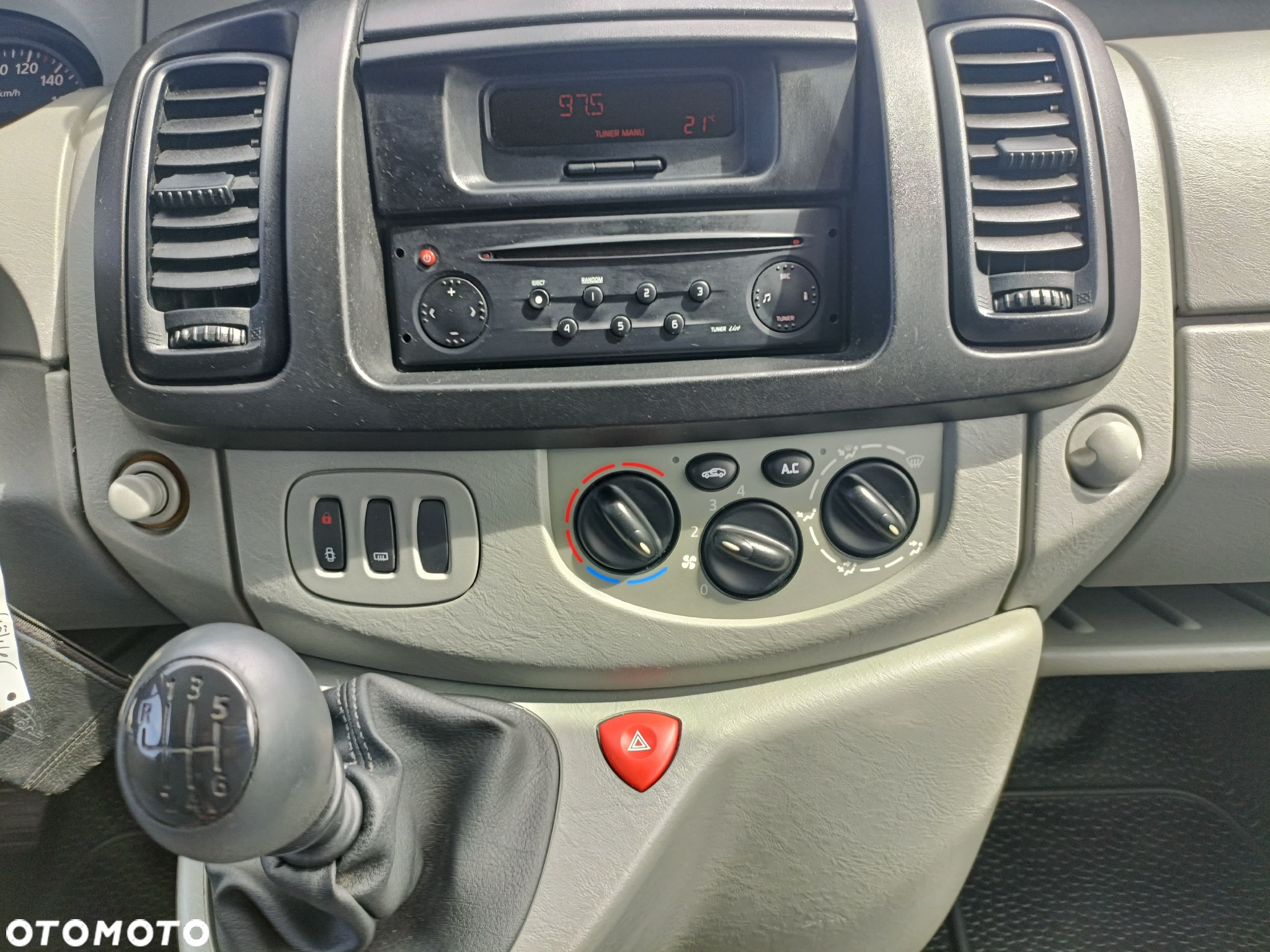 Renault TRAFIC - 26