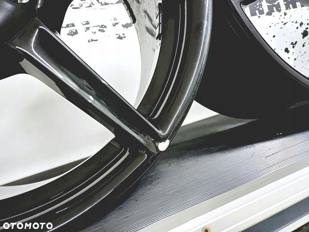 felgi 19 5x114,3 Aston Martin DB9 VANTAGE Dwie szerokości felg - 4