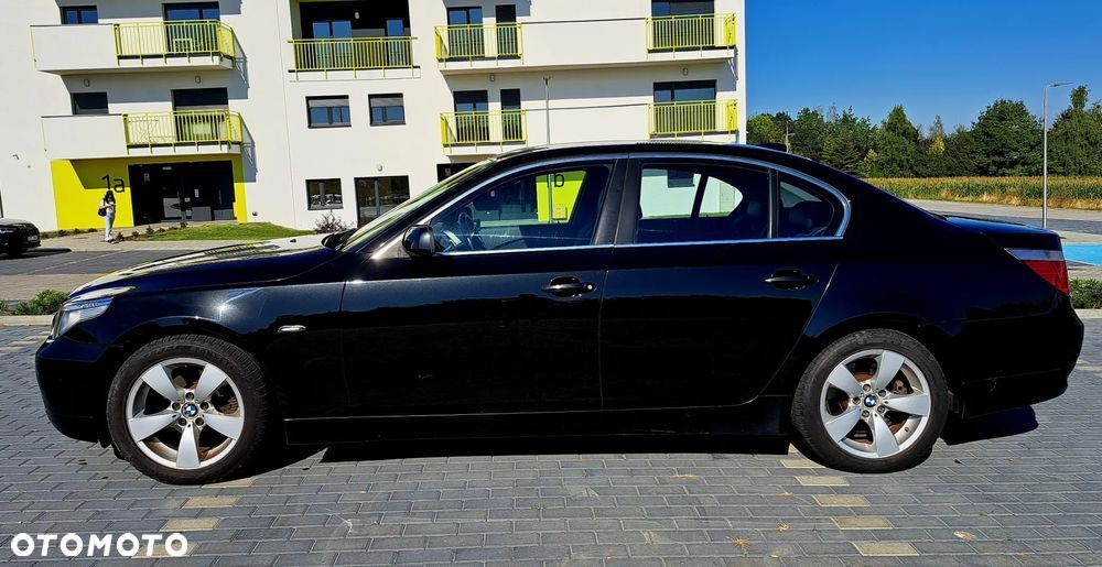 BMW Seria 5 523i - 7