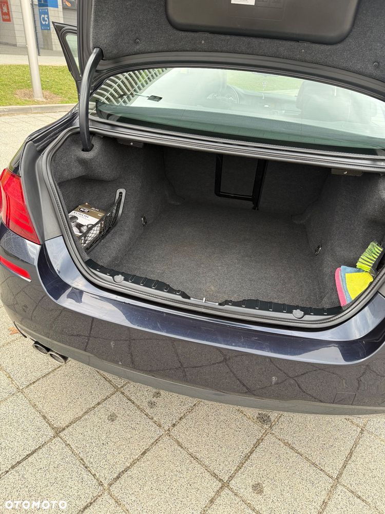 BMW Seria 5 525d xDrive - 15
