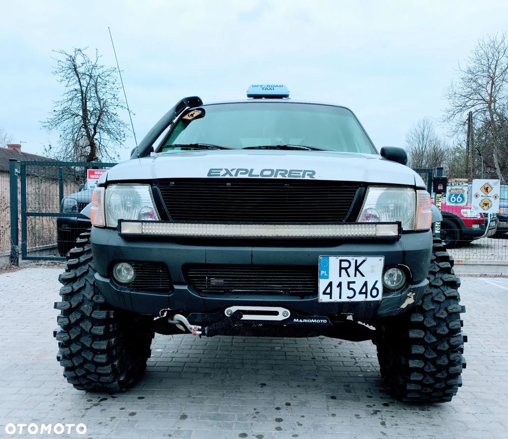 Ford Explorer - 33